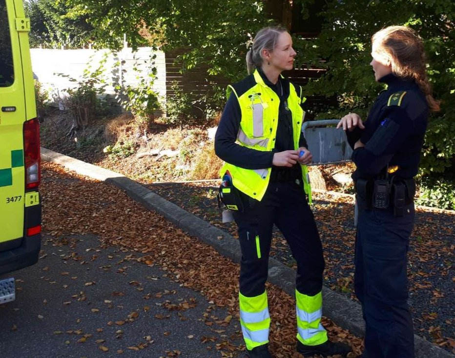 Første opgave på vagten, og så møder man sin gamle veninde. Super dejligt gensyn, hvor verdenssituationen og lidt faglig sparring lige blev vendt.
#politidk https://t.co/O5QrN9DjZK