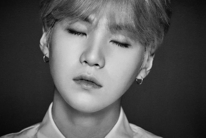 syubhoya's tweet photo. this photoshoot is top tier https://t.co/CNA6F06SrX