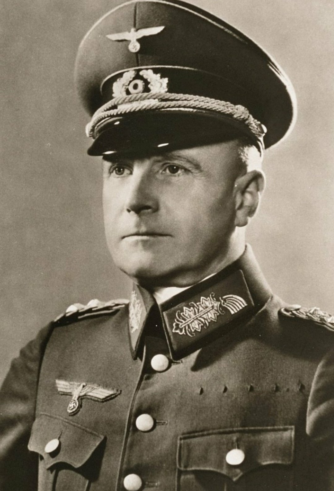 やっぱ大モルトケ Die Zeitwanderin على تويتر ヴァルター フォン ブラウヒッチュ 11 1948 第4集団司令官だったがフリッチュ罷免後に陸軍総司令官に就任 西方攻勢で元帥昇進 モスクワ攻略失敗後にヒトラーと対立するようになり解任される 軍務には付かず隠棲 やっぱ大モルトケ Die Zeitwanderin على تويتر ヴァルター フォン ブラウヒッチュ 11 1948 第4集団司令官だったがフリッチュ罷免後に陸軍総司令官に就任 西方攻勢で元帥昇進 モスクワ攻略失敗後にヒトラーと対立するようになり解任される 軍務には付かず隠棲