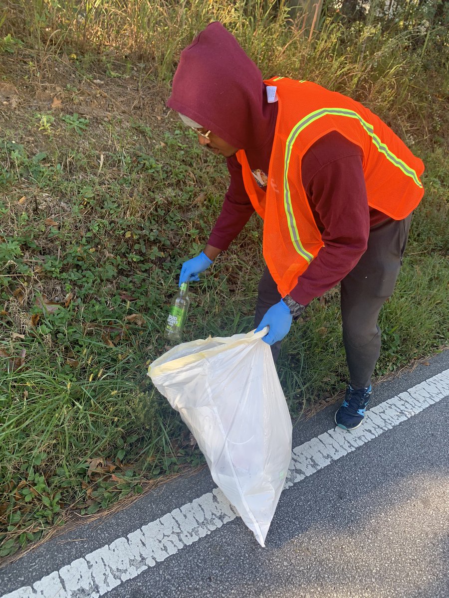 C_Swank_'s tweet photo. Trash pickup this morning.
#5thObjective #TooKleanTK https://t.co/2pDhp4Ab43