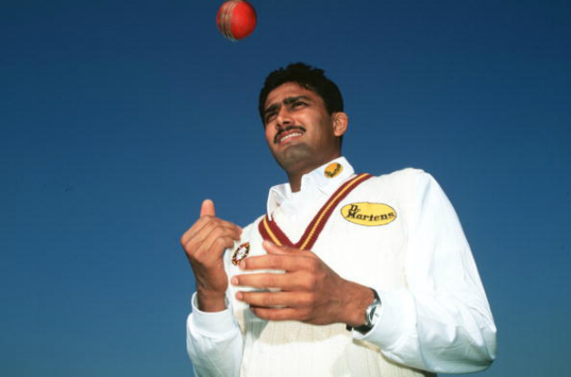 Anil Kumble turns 50.Everyone knows everything about him, so there is hardly anything I can add.Let me narrate one exploit from 1995 that is not (probably) as well-known.Northamptonshire were hosting Nottinghamshire that day.Notts batted first and got 527.+