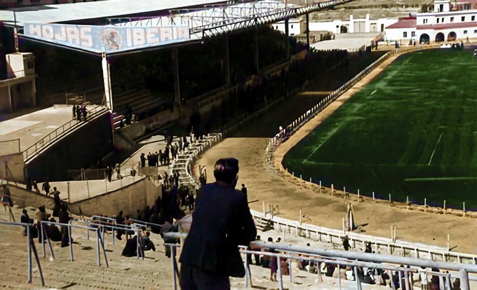 FOTOS HISTORICAS O CHULAS  DE FUTBOL - Página 17 EkicdCdXUAYPE4N?format=jpg&name=small