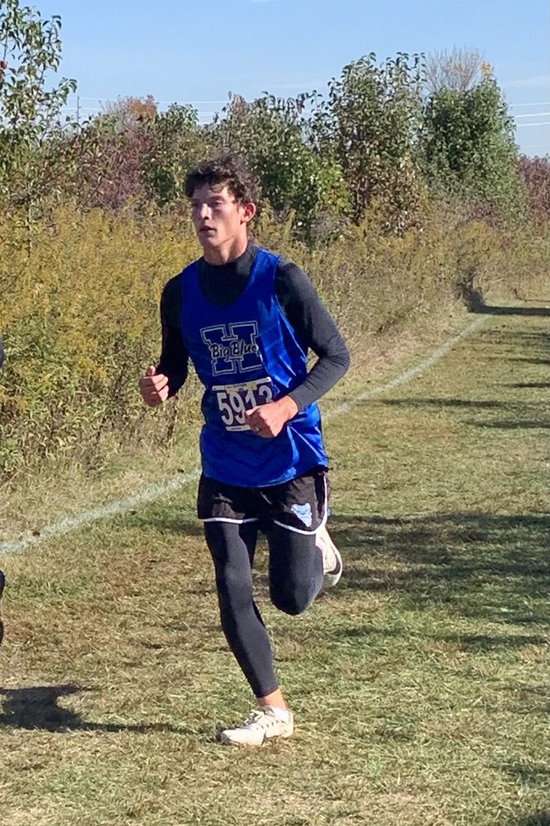 JohnWilhelm_PHS's tweet photo. Junior Alex Alcorn competing at the ⁦@gmcsports⁩ XC Championships. https://t.co/z9y5uYNRZs