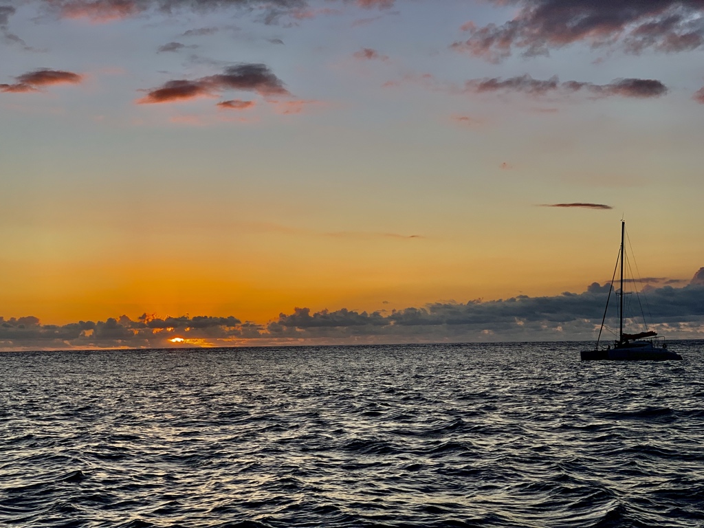 zepyaf's tweet photo. Ce soir RUN/ORY - ça fait très plaisir de  ramener 440 passagers dans notre 777-300ER avec nos nouvelles cabines ! Enjoy the flight… et à bientôt la Réunion !… 🇷🇪 🏝🍹😍
#AF671 https://t.co/j4QXyUAX6O