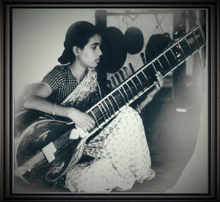 3/n #SaraswatiDarshan  #सरस्वतीदर्शनThe legendary Surbahar & Sitar maestro Maa  #AnnapurnaDevi ji (16 Apr 1927 - 13 Oct 2018), a daughter & disciple of the legendary musician  #BabaAllauddinKhan ji of the Senia Maihar gharana, an outstanding guru of many stalwarts of the  #ICM 