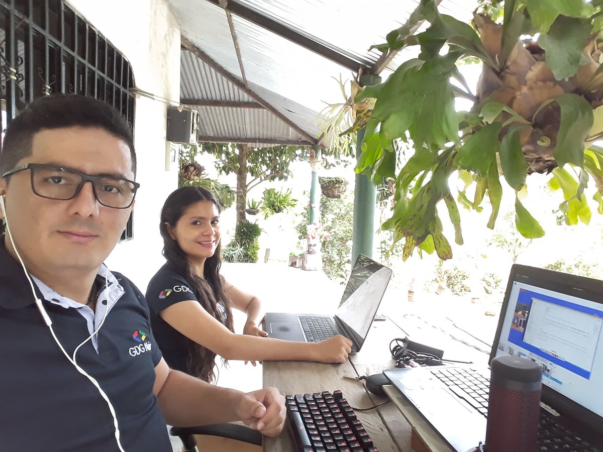 okarook's tweet image. #devfestcolombia desde la comunidad @GdgNeiva 
Excelente evento!!

🥳🥳
#web #devfestlatam #devfest #Online #Tecnologia