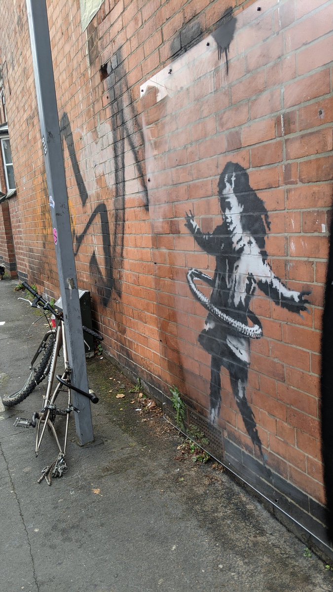 CP_Central_Hub's tweet image. It's now confirmed that #Banksy has left his just off of Ilkeston Road.

@SafeNottm officers are standing by to make sure no further damage is caused. With longer term plans being put in place.

But for anyone wanting to take a closer look, please be mindful of social distancing.