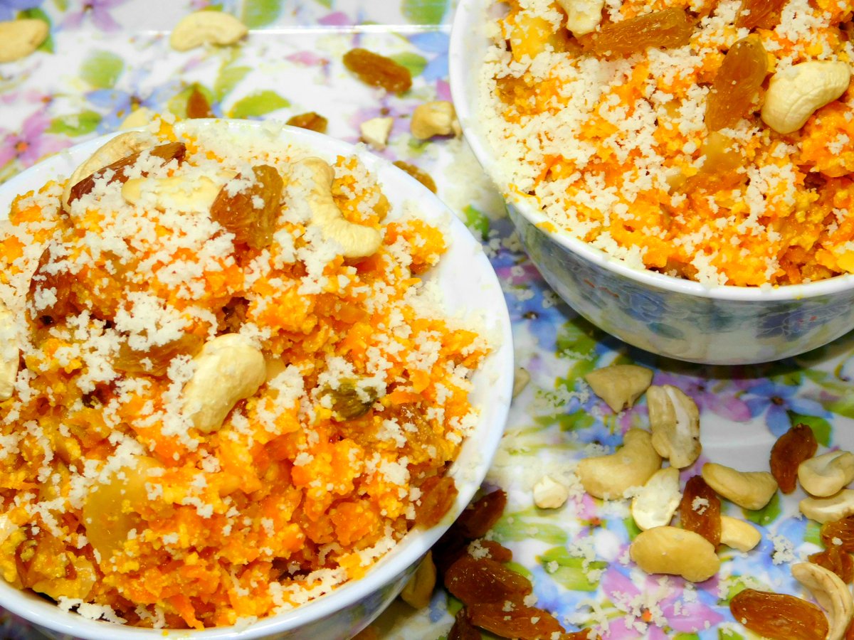 Presenting such an amazing dessert  with Carrots..'Gajar kaa Halwa'..
#Gajarkihalwa #Creamycarrots
Watch recipe:
youtu.be/f2ID6se39h8
#dessert #pujaspecial #sweetrecipe #recipe #petukerpanchali
Try this at home..