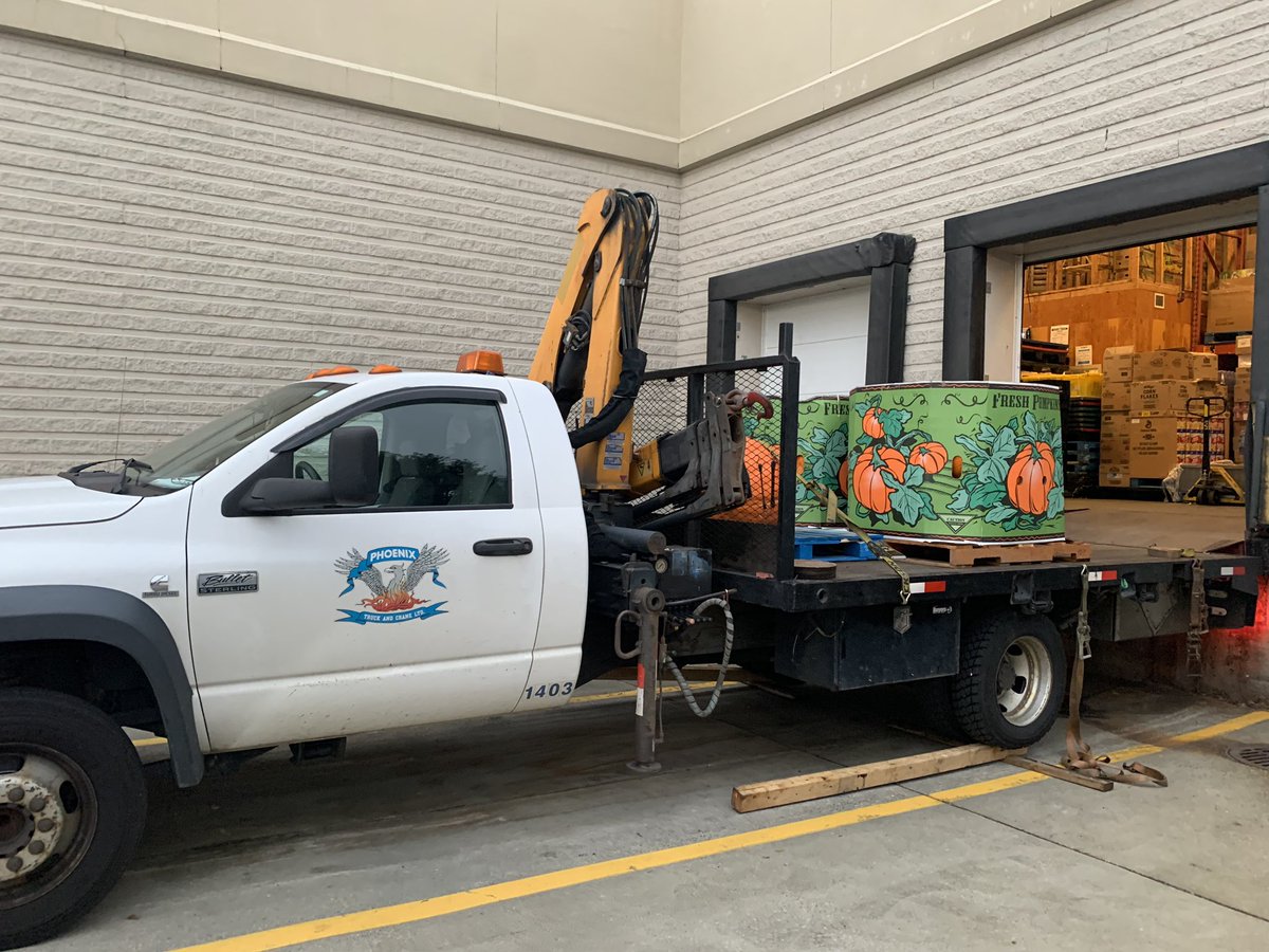 The pumpkins are on their way thanks to @phoenixtruckcrane @safewaycanada Shaughnessy Station 
Drive Thru Pumpkin Pop-Up presented by <a href="/QPGroup/">Quantum Properties</a> starts at 10:30a today!
#portcoquitlam #pocopumpkin #pocopumpkinpopup