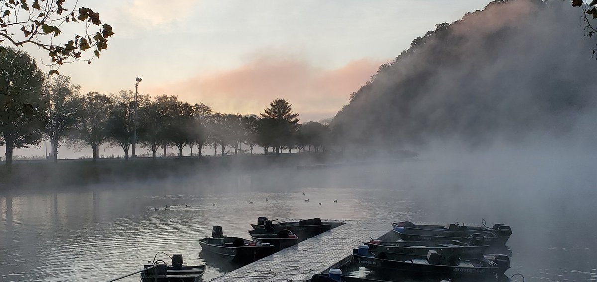 oakridgerowing's tweet image. What an unimaginably beautiful day for racing!