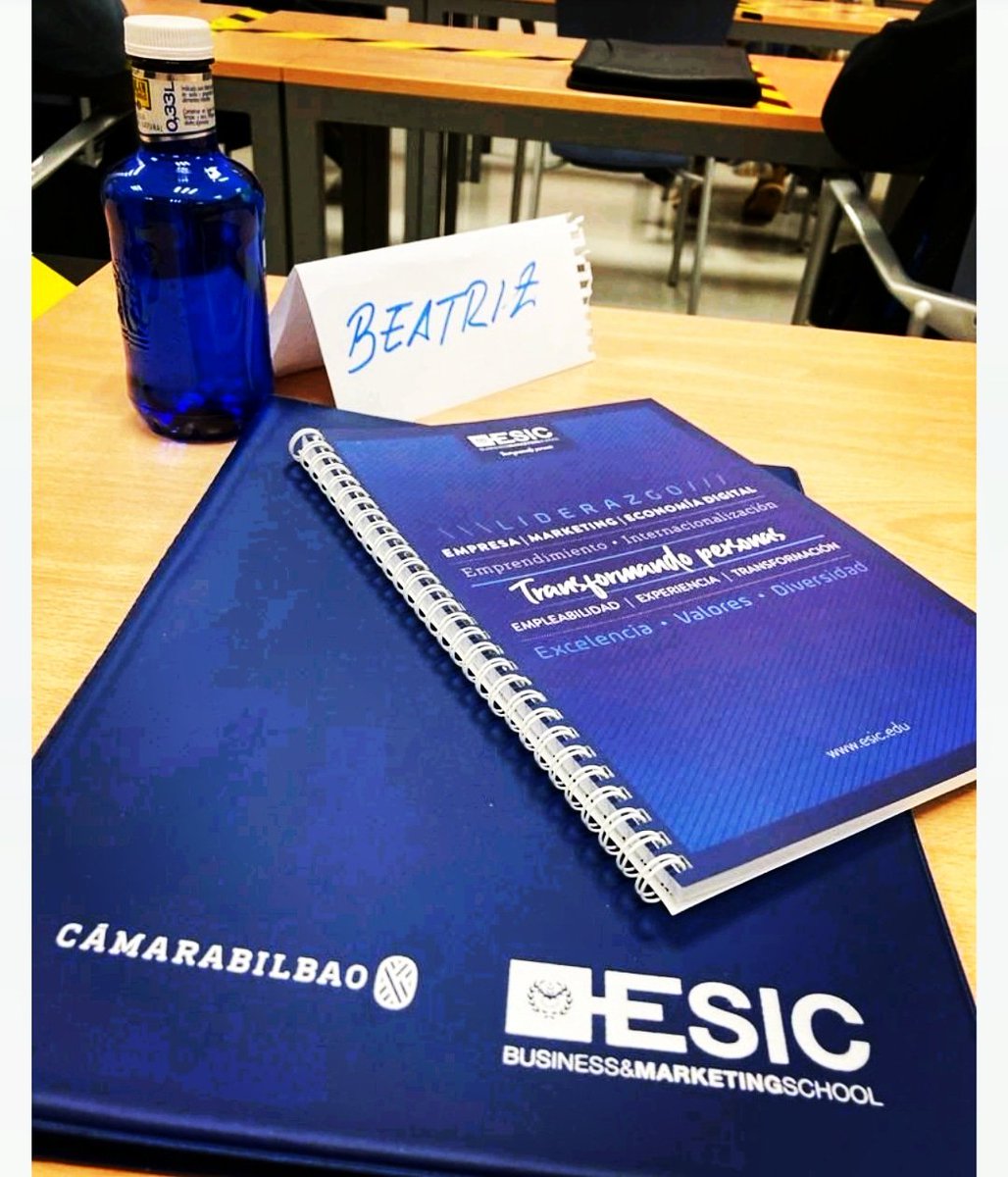 beatritzu's tweet photo. Gracias @JavierMolinaJMA y  @ESICEducation por la clase magistral sobre estrategia comercial de este fin de semana. No podría haber sido más interesante, divertida y enriquecedora. La formación es la mejor inversión... 
#CEKAM #keyaccountmanagement #sales #strategy #marketing https://t.co/uyXcO7gUWk