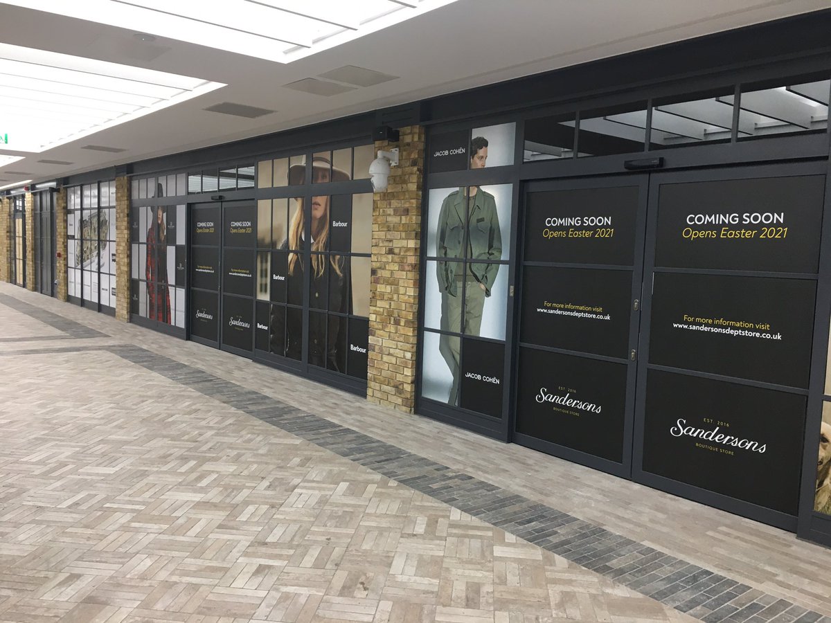 Fivevalleys_'s tweet photo. As if things couldn’t get any more exciting! 😮😱 Stroud and Proud! #stroud #sandersons #departmentstore #chanel #tommyhilfiger #barbour #whistles #fragrance #clothingbrand #style #styleblogger #hollandandcooper #cotswoldfashion #cotswolds #cotswold #muddystilettos #soglos https://t.co/Zm7hpId44r