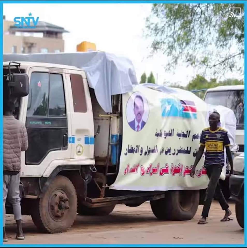 Najiib_abdallah's tweet image. يتبرع #الصومال بخمسين طناً من المواد الغذائية والإمدادات للمتضررين من الفيضانات في دولة  #جنوب_السودان  🇸🇸 👏 🇸🇴

سبحان مغير الاحوال من حال الى حال