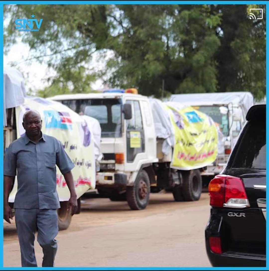 Najiib_abdallah's tweet image. يتبرع #الصومال بخمسين طناً من المواد الغذائية والإمدادات للمتضررين من الفيضانات في دولة  #جنوب_السودان  🇸🇸 👏 🇸🇴

سبحان مغير الاحوال من حال الى حال