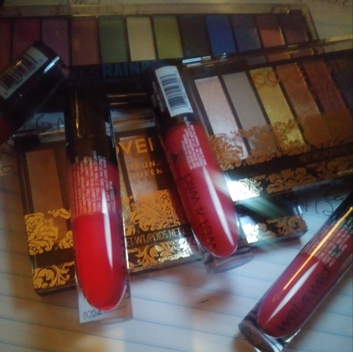 KathrynsScGifts's tweet photo. "104 Page Views For the Covergirl & Wet n Wild Makeup Lot"
The demand for #makeup on #ebay has increased since we're approaching the #holidayseason especially for #mixedlots 104 page views since early morning and #watchers yes! #linkinbio https://t.co/x3i3QOcZAn