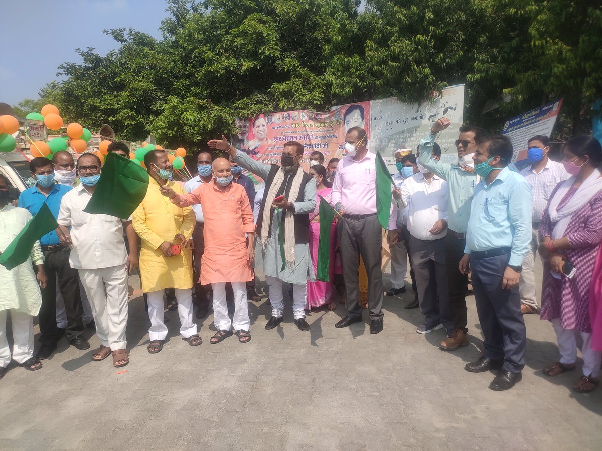 UpPoshan's tweet photo. "मिशन नारी शक्ति" कार्यक्रम का उद्घाटन करते जिलाधिकारी महोदय, गरिमामयी उपस्थिति मा0 विधायक कुशीनगर, मा0 बिधायक खड्डा साथ मे जिला कार्यक्रम अधिकारी एवं जिला प्रोवेशन अधिकारी। @CdoKushinagar @DistrictMagist1 @BJP4kushinagar1 @UPGovt @icds_up #नारी #शक्ति #womenpower https://t.co/p2w4vbXKnb