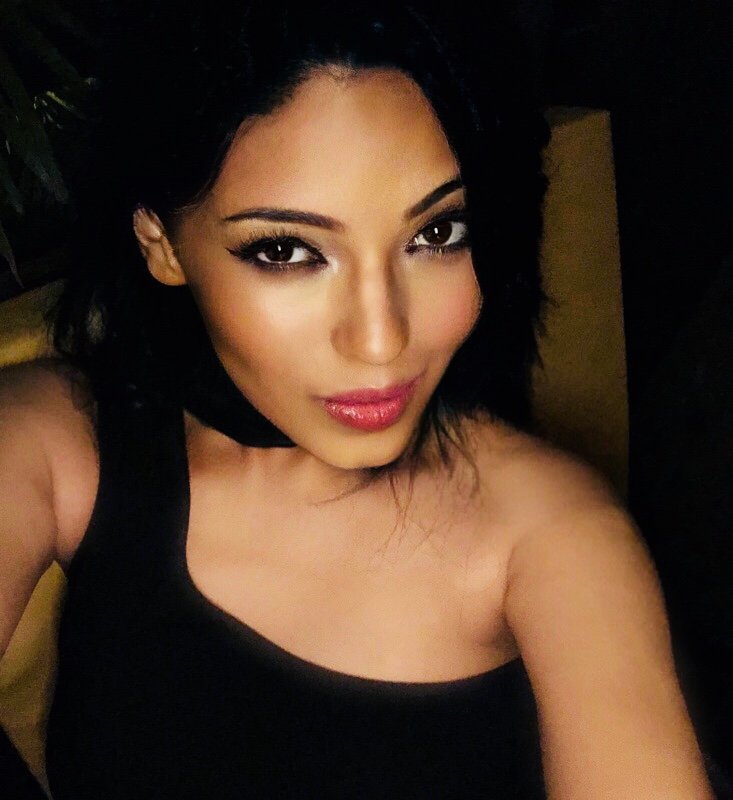 fashionistaTS's tweet image. #MiniOn #ForAllYourFaces
#FacesFriday 
@facescanada 

Here's my Friyay look to unwind the weekend! 🖤♥️

Join now fellas
@NehaManocha7 
@Suruchi0603 
@anitasetia22 
@seemahasan 
@Cutie_saya