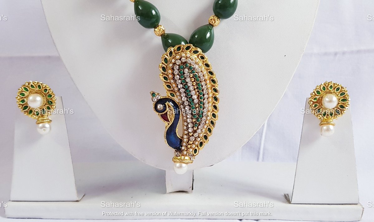 NMSaranya's tweet photo. Handmade traditional Green peacock set for women. DM us for orders. Price : Rs. 899
#handmade #jewellery #jewelrylovers #saree #shopping #AmazonGreatIndianFestival #Amazon #jewelrytrends #JewelryDesigner #handmadejewellery #handmadejewelry #traditional https://t.co/ACYbcYe3ZQ