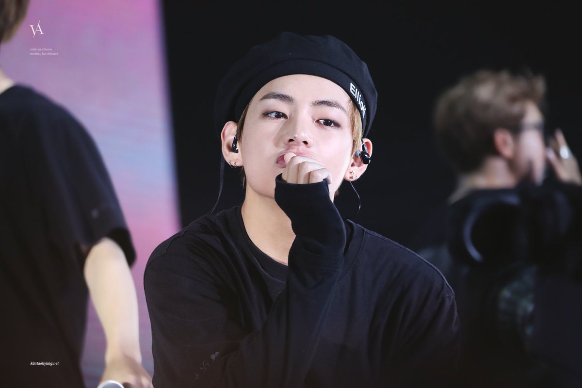 1day1V's tweet photo. #V #태형 (@BTS_twt) https://t.co/E9EKVg2SQi