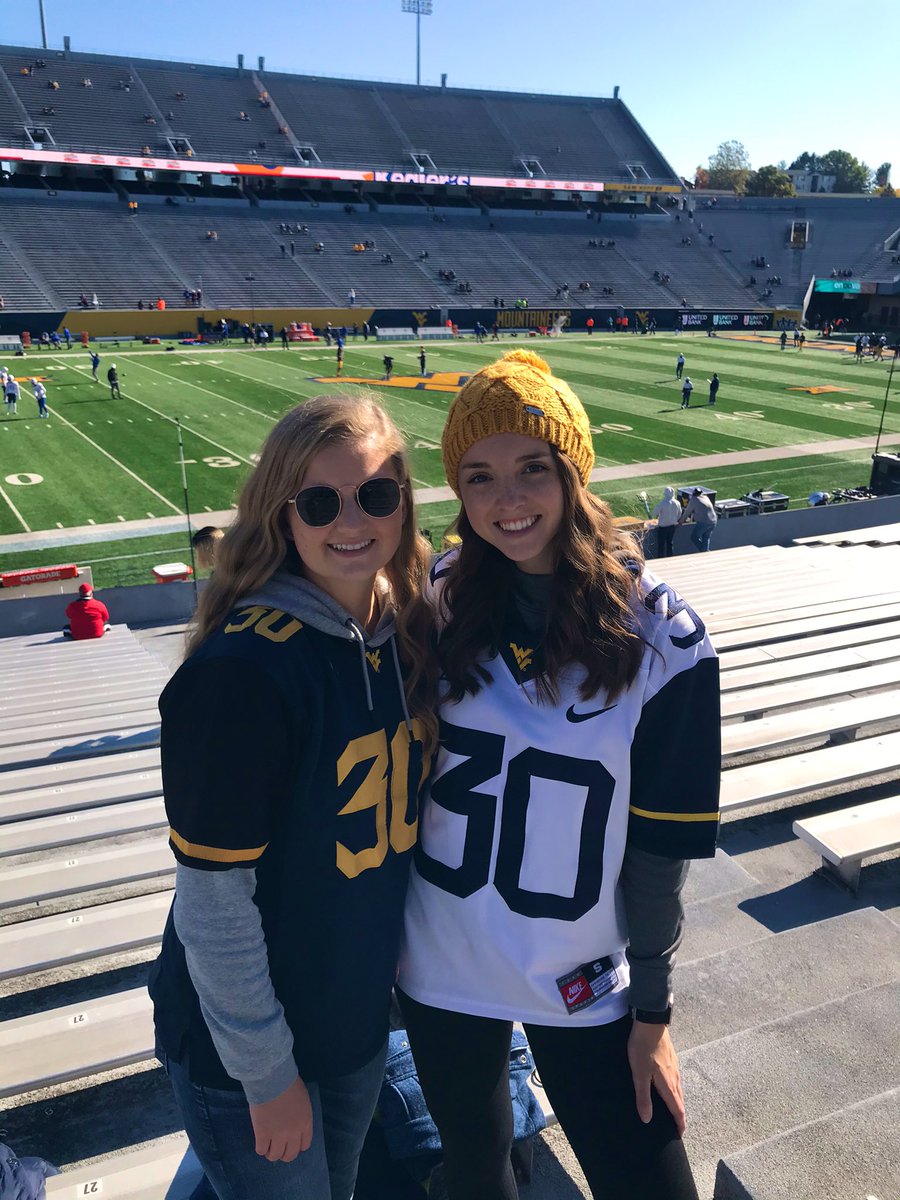 autiee_lee's tweet photo. 🏈💙💛 #wvufamily #gameday #wvugear #wvufootball https://t.co/tXImSYCdjF