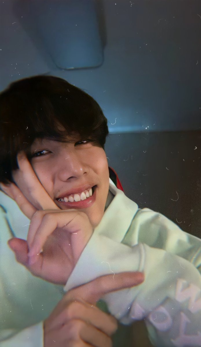 myloveyugy's tweet photo. La hyung line hacien live en instagram y sin maquillaje, este es mi concepto fav

@GOT7Official https://t.co/qdXs4JyHrD