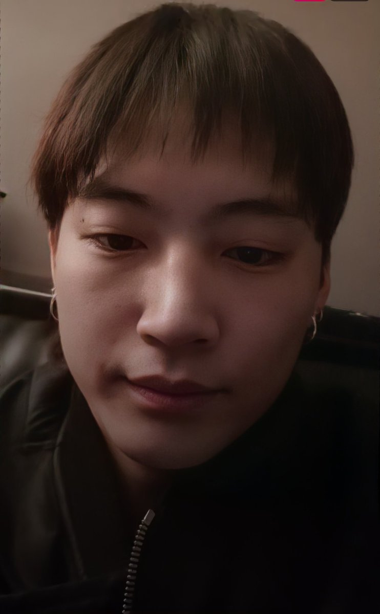 myloveyugy's tweet photo. La hyung line hacien live en instagram y sin maquillaje, este es mi concepto fav

@GOT7Official https://t.co/qdXs4JyHrD