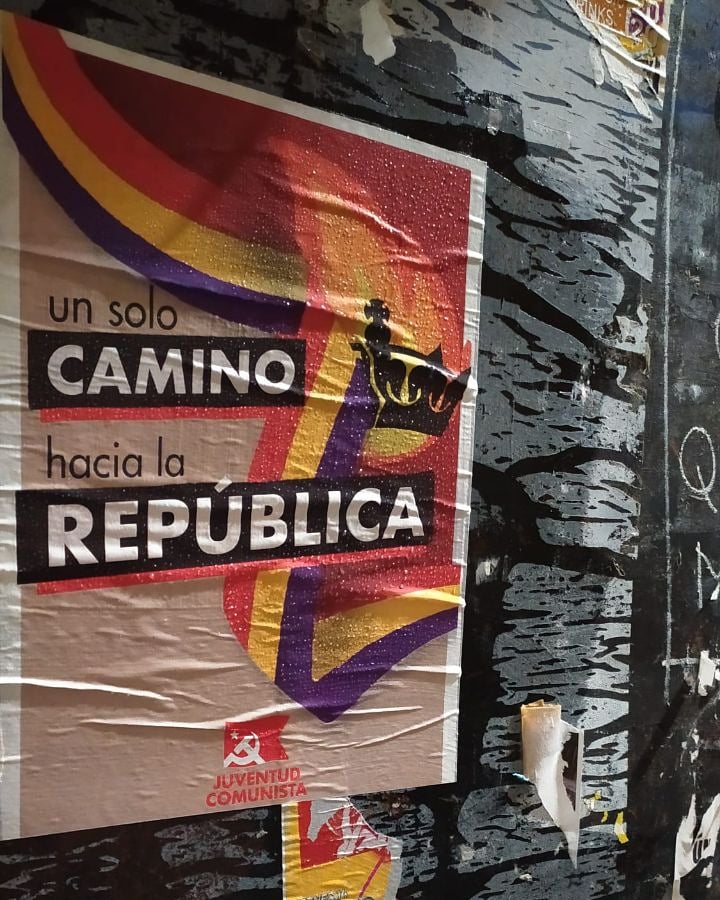 PCACadiz's tweet image. #Cádiz ⚠️ RECORDATORIO.

👉 Mañana salimos a la calle por una salida republicana a la crisis ❤️💛💜

🤝 #CodoConCodo para la construcción de la República del común 🔻

📲 ¡Comparte!