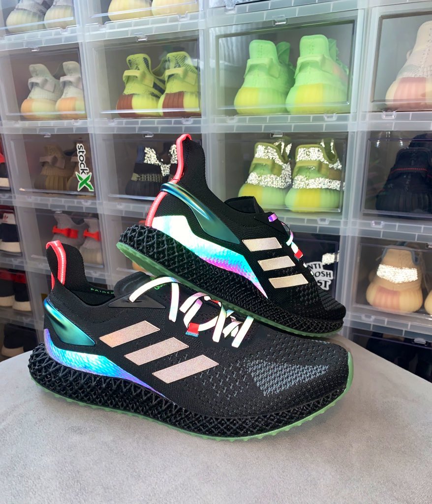 erik102079's tweet photo. Lace swap on a Saturday, these kinda fell under the radar with the other 4D pairs that released lately but these go hard and are crazy nice💯 Shout out @dmglaces for the xeno laces that go perfect with these as well nicely done @adidasoriginals @Carbon #yoursneakersaredope https://t.co/j479QH6OQh