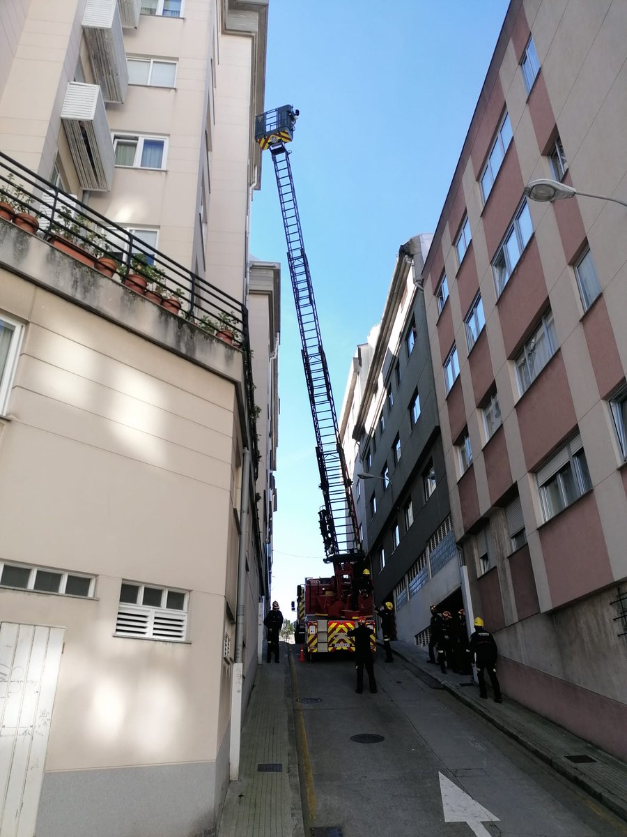 jhernandod's tweet photo. El comportamiento observado durante las maniobras realizadas con la EPC Riffaud 18PRV en el curso con @bombeiroscoruna trabajando en una pendiente de 13º ha sido muy positivo resultando ser muy estable desde el punto de vista estático. https://t.co/SBwFliuROh https://t.co/b0H6ZtuIQm