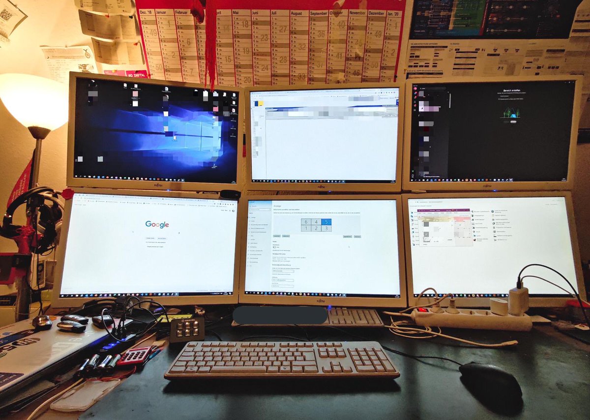 PhillipGoik's tweet photo. Ich hab‘ mein Büro zuhause etwas gepimpt 😬👌 Wenn das nicht mal eine #Nerd Kommandozentrale ist. #HomeOffice #Tech #Telekom @deutschetelekom https://t.co/46UqtLHfdl