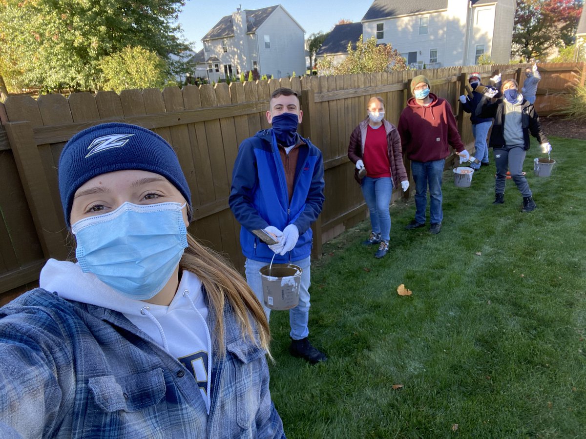 ZipsRif's tweet photo. Always a great time helping out Saint Ambrose with their Community Day 🦘
#zipsrisetogether #zipsrifle #communtiyservice https://t.co/Q2MPtLEzCy