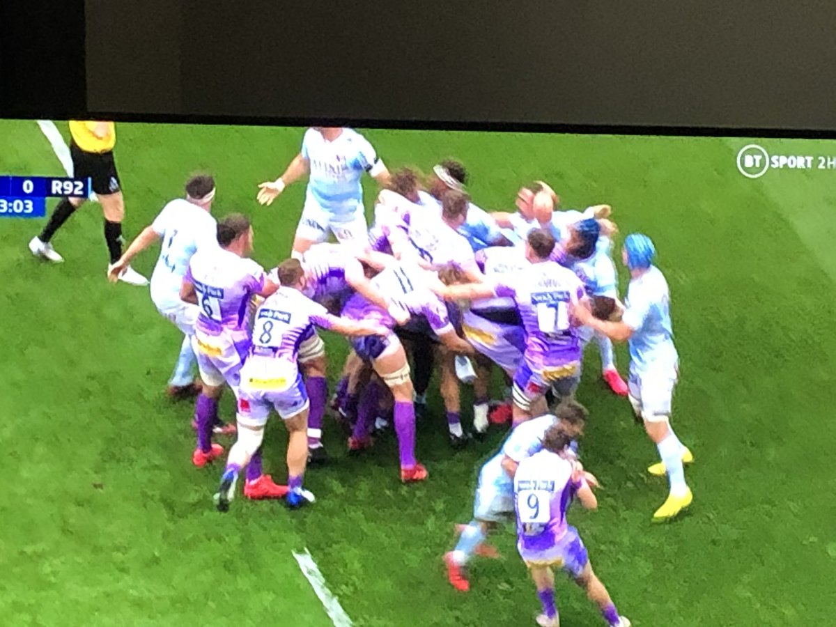 This is a complete joke how can both teams be wearing such similar kit. I haven’t got a clue who’s who. #EXEvR92 <a href="/colourblindorg/">ColourBlindAwareness 🇺🇦 🌻</a> <a href="/btsportrugby/">Rugby on TNT</a> <a href="/ChampionsCup/">Investec Champions Cup</a> <a href="/Nigelrefowens/">Nigel Owens MBE</a>