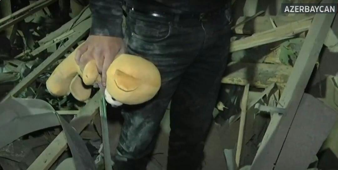 Maybe you see this photo for the first time, but #Azerbaijan'is have been living with the same photo for 30 years. #Armenia murdering babies in #Khojaly 30 years ago continues to do the same. If there are humans who can see this view and keep silent, then keep! We won't be quiet!