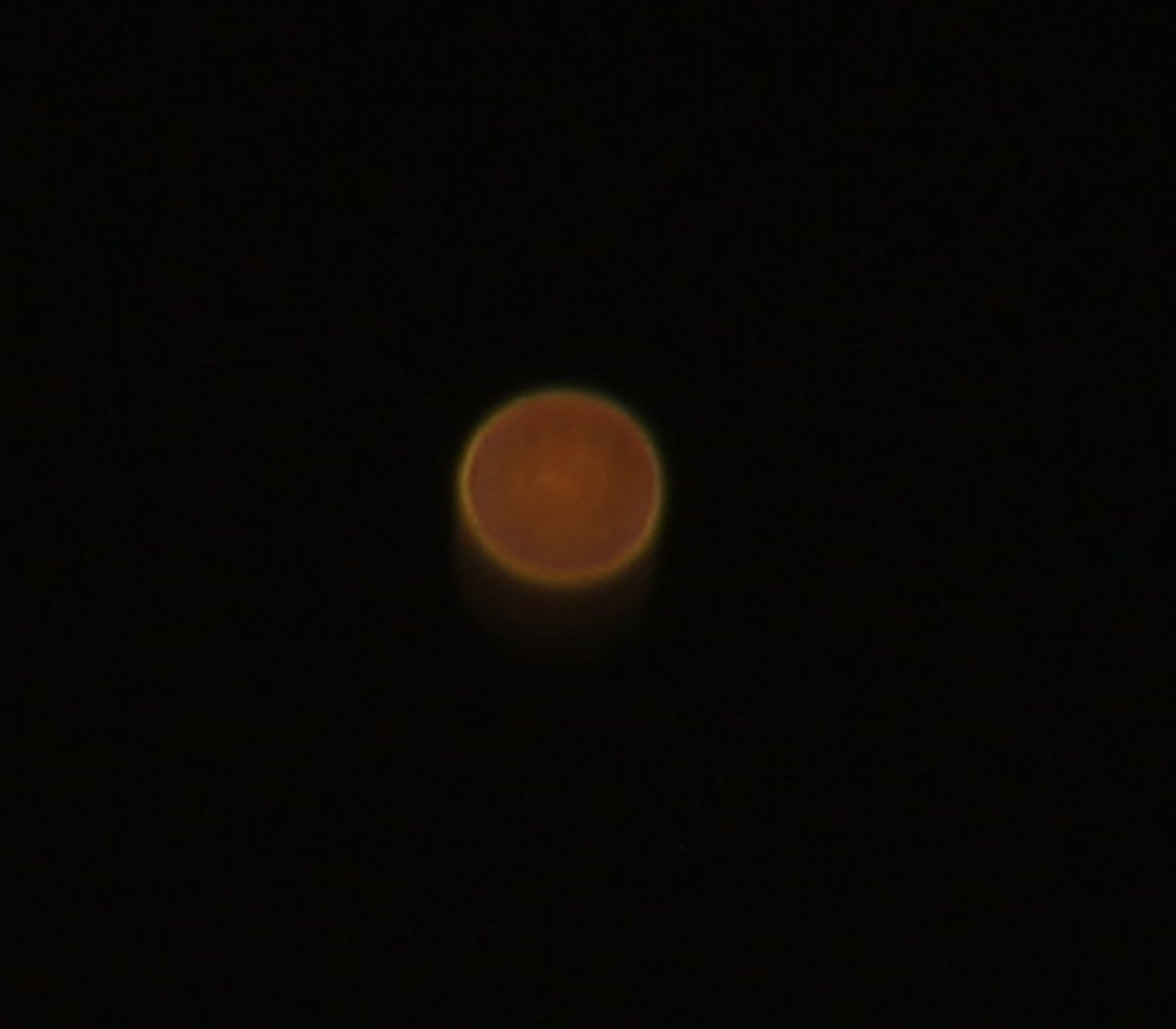 ryanaeslinger's tweet photo. I cheated with this photo… On Oct. 6, Mars came the closest in its orbit to Earth. But it was still 38.6 million miles away, so all I could see through my camera was a little dot of red. So I unfocused the lens and it looked a little more planet-like. #nightskyphoto  #astronomy https://t.co/0XiajYcdwZ