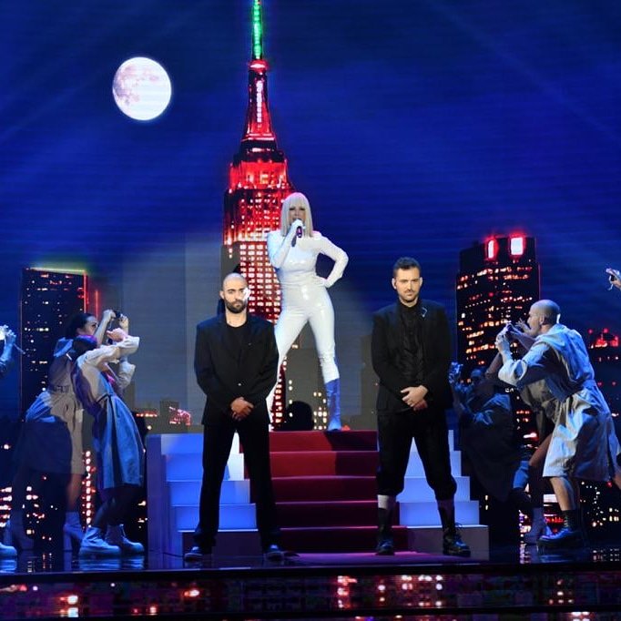 «Music makes the people come together» Η Νατάσα Καλογρίδη και ο Νικόλας Ραπτάκης on stage! Καλή επιτυχία! #j2us #OPENtv #eisaiOPEN #now https://t.co/j2aqnVWcib
