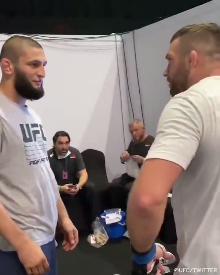 Khamzat Chimaev shares some knowledge with John Phillips β Chimaev's first UFC opponent β before Phillips makes the walk at #UFCFightIsland6 (via @ufc) https://t.co/FWMdeVKIn3