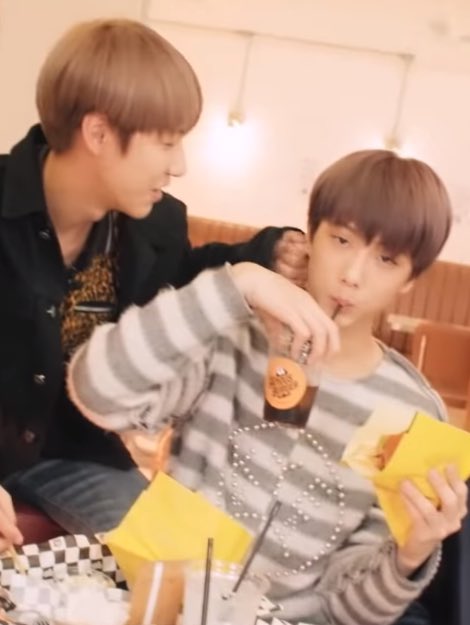heydjplay's tweet photo. one day renjun will pay me to get this @ #RealAcc https://t.co/DnxoLogpkb