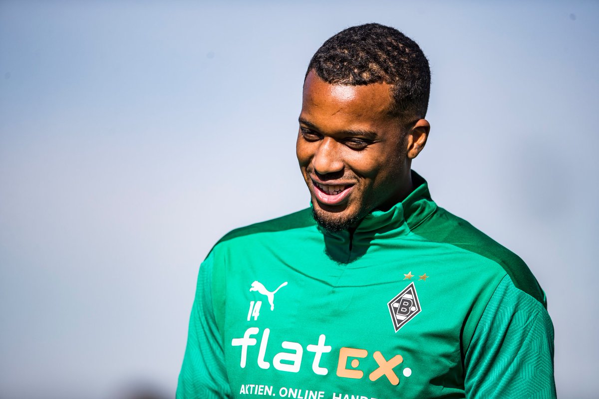 borussia_fr's tweet photo. 🤗 @alassane_plea papa depuis hier, ne participera pas à la rencontre. 

Félicitations aux parents ! 💚

#BMGWOB #DieFohlen 🐎💚 https://t.co/ZKIv636zGQ