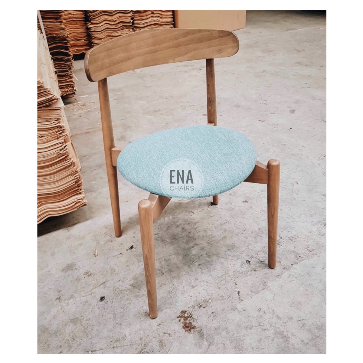 Sade ve zarif Ena #enachairs #chairs #woods #woodworking #sandalye #furniture #plywood #decoration #Turkey
