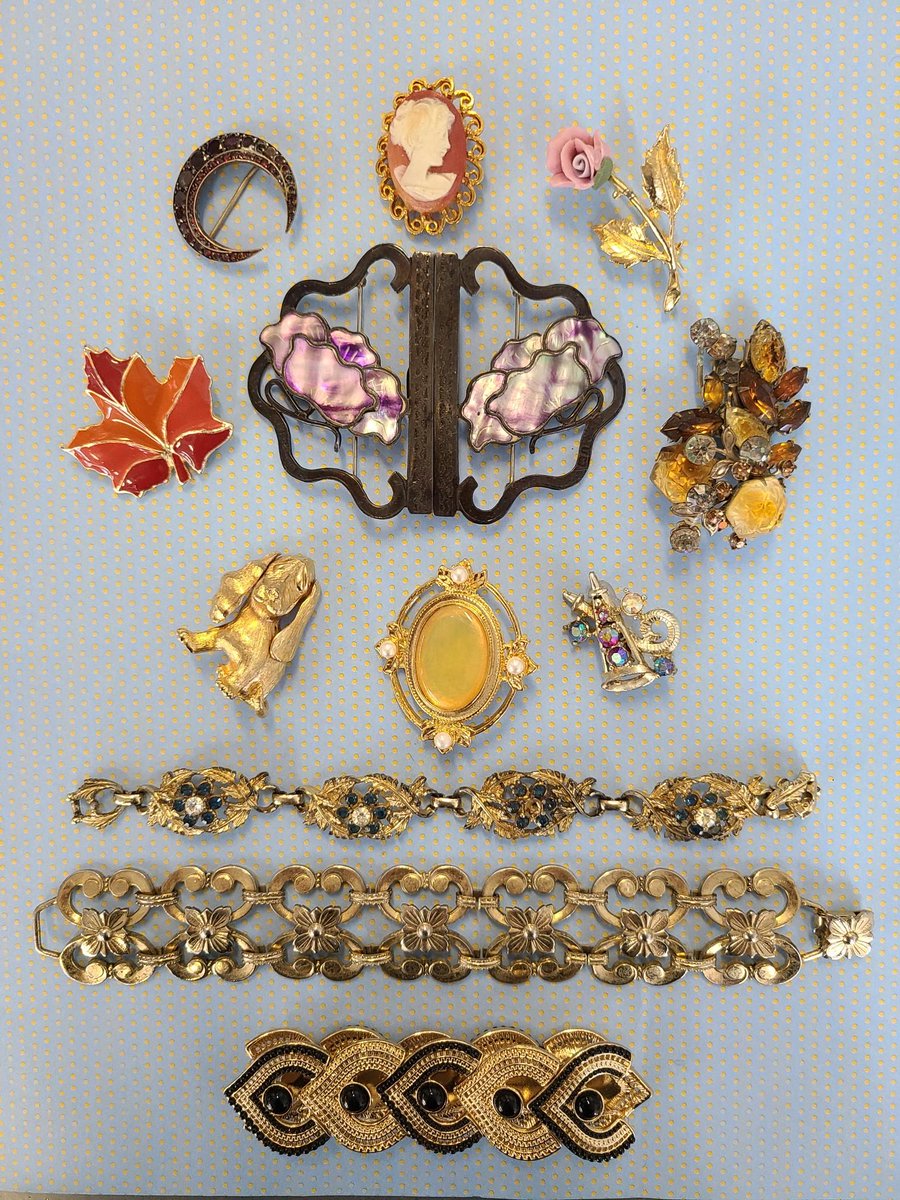 scrap_a2's tweet image. A little Saturday afternoon #freshtothefloor action! 

We’re here until 6pm! 

SCRAP will be closed Sunday October 18th and will reopen normal hours on Tuesday. Get your weekend craft shopping done today! 

#CreativeReuse #SCRAPA2