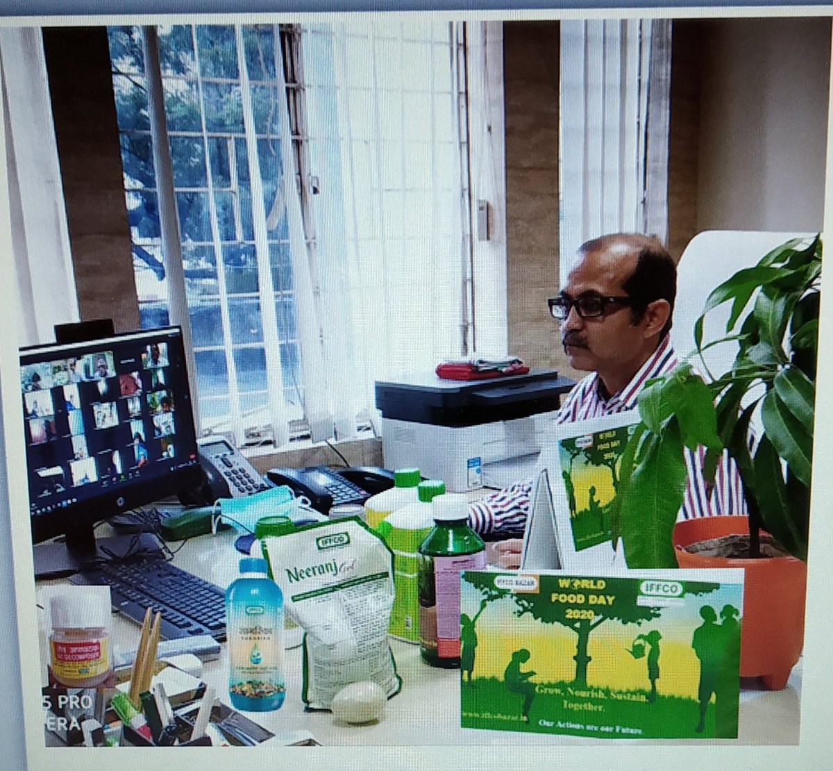 partha_green's tweet photo. Interacted on #sustainableFarming with more than100Farmers along with #DyDirector, Birbhum #GovtOfWB,Chief Coordinator #KVK #Santiniketan and Scientists of #FMDI in OnlineFarmersTrainingProgram on #WorldFoodDay2020 https://t.co/Y6E1L5V7VQ