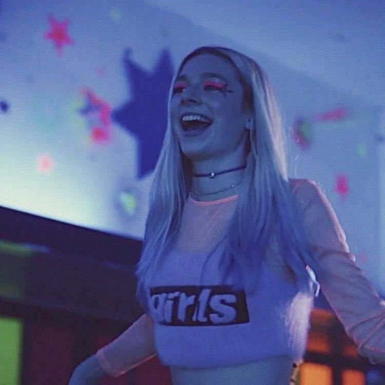 jules                sulli               shirts that say          girls