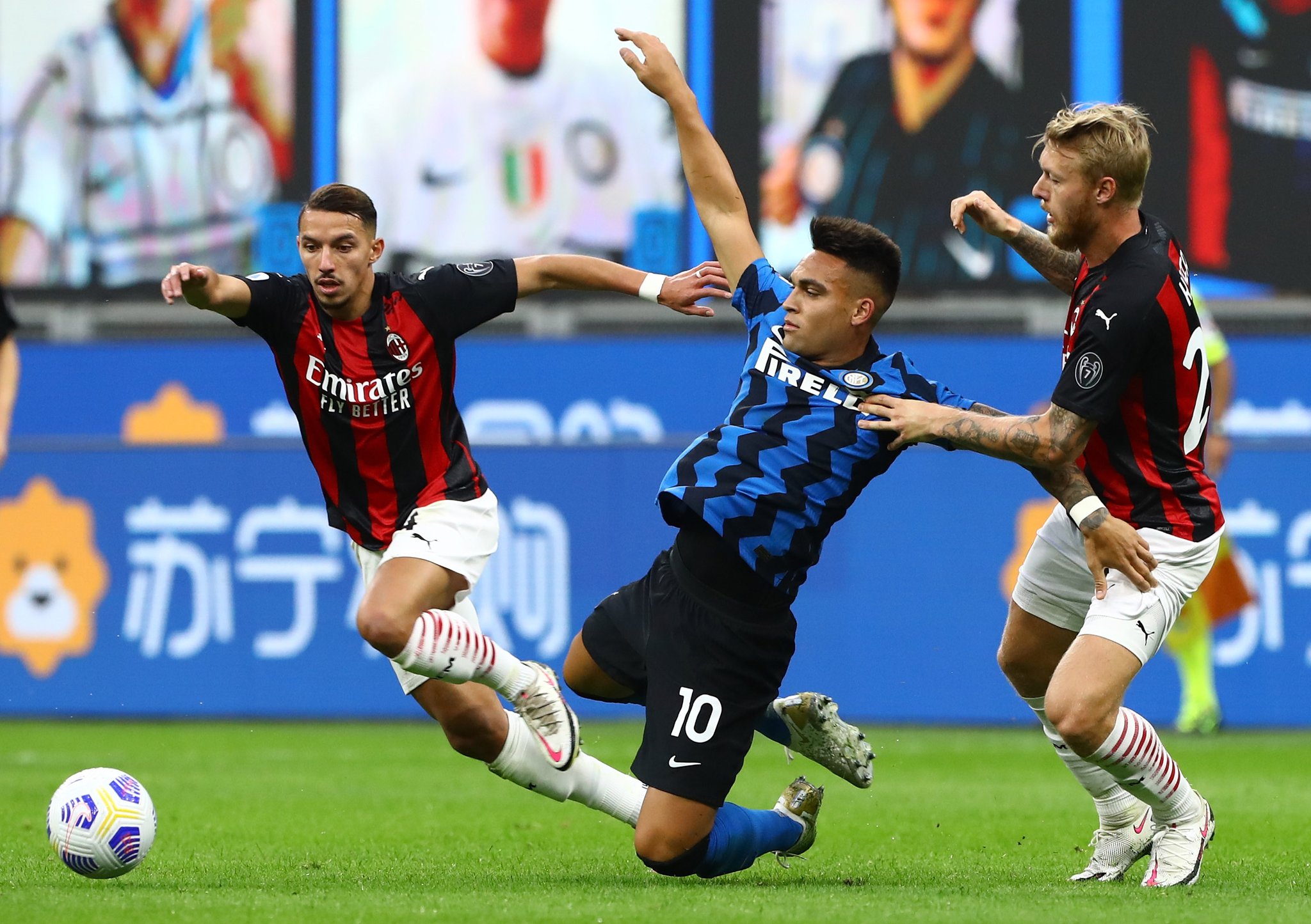 サッカーキング ミラノ ダービー イブラヒモヴィッチ2発 最後まで1点差守り切ったミランがダービー制してリーグ通算1400勝目 T Co Aug1rellkp 編集部より ミランはインテルとの ミラノ ダービー を制し 史上3クラブ目となる