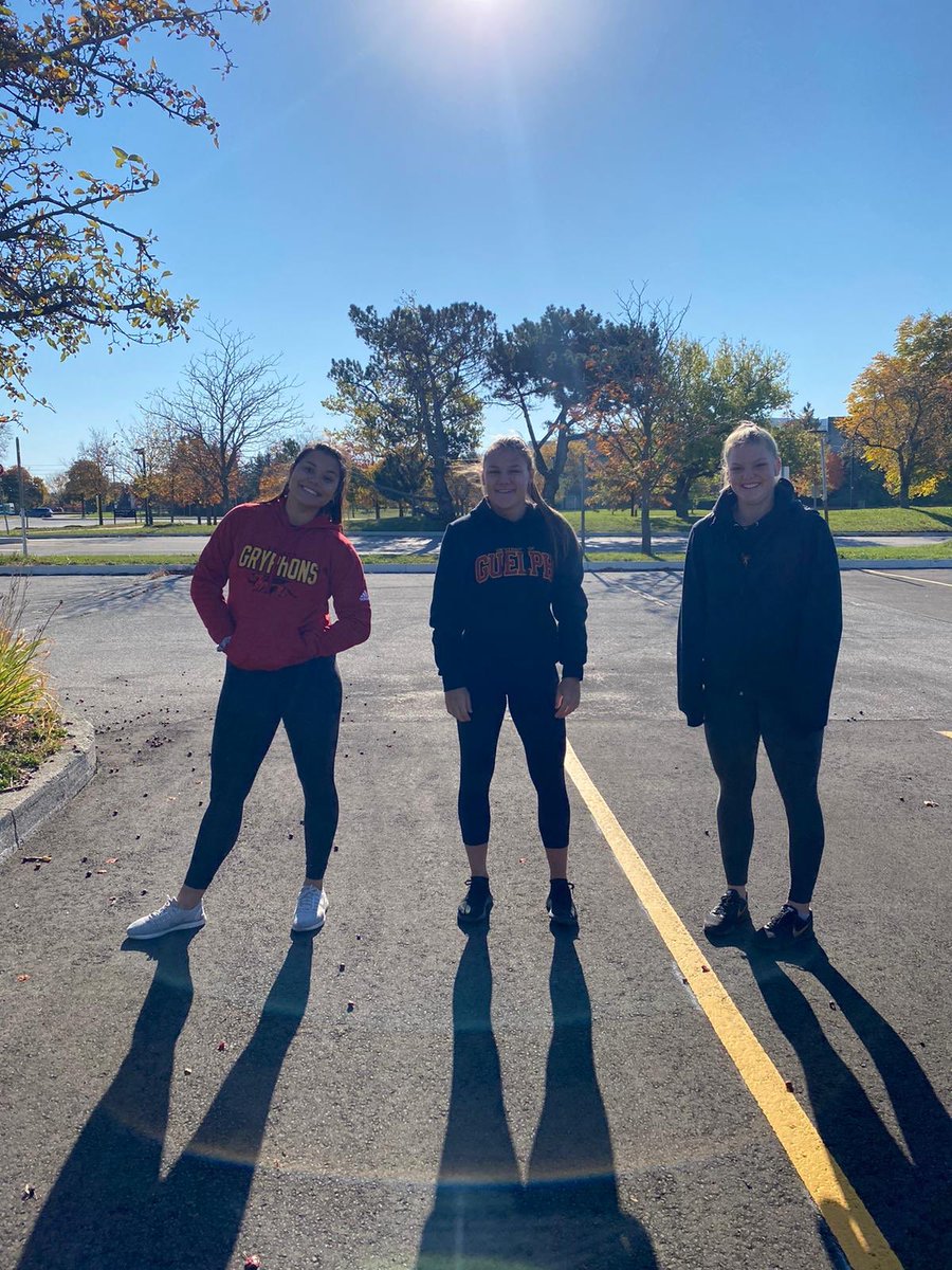 GryphonsWHockey's tweet photo. Your Gryphons spent their Saturday morning running 12.5km for the #RBC Race for the Kids! With your generous donations, we raised just over $2,400 for Youth Mental Heath. Thank you so much to all of our sponsors! @raceforkidsto @rbc https://t.co/Lm7U8BEFMM