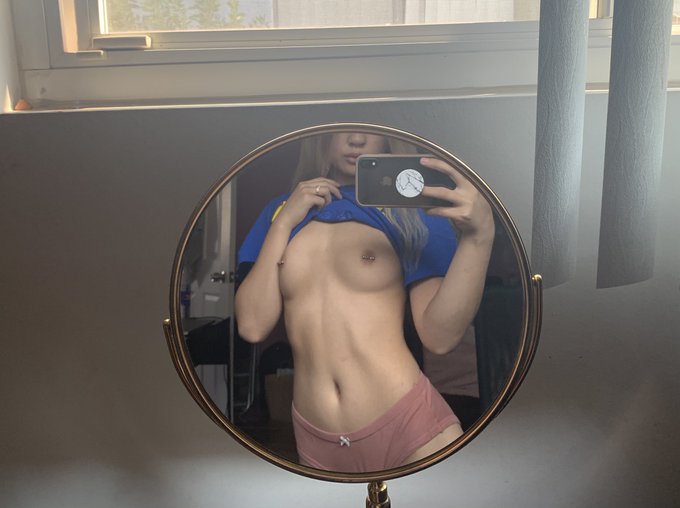 underboob or tiddies out? 🤔 https://t.co/mThePSXHZL<a href="/tag/newprofilepic"class="tags"><span>#newprofilepic</span></a>