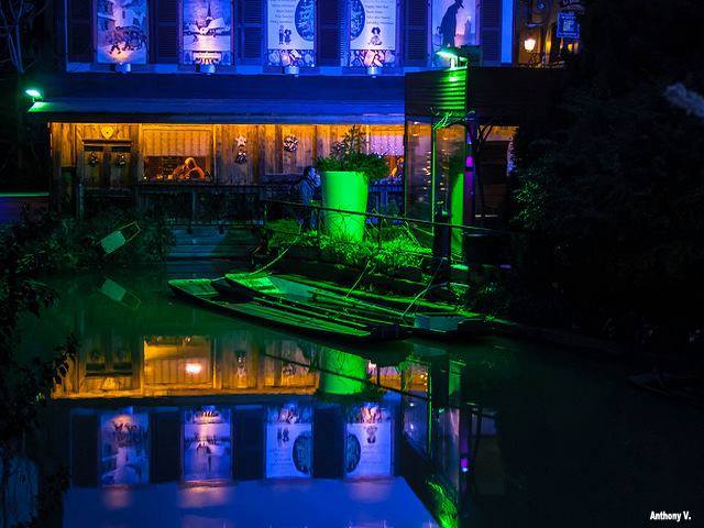 OuSortirEn's tweet image. 😍 LE ROMANTISME DE LA PETITE VENISE 🚣‍♂️

Au charme de la nuit tombante, la Petite Venise s'illumine de lumières ensorcelantes ❤️

Et le jour la "Petite Venise" joue de son charme aussi...❗️

&amp;gt; cutt.ly/9ghzVS0

#Colmar #Alsace #OuSortirEn
