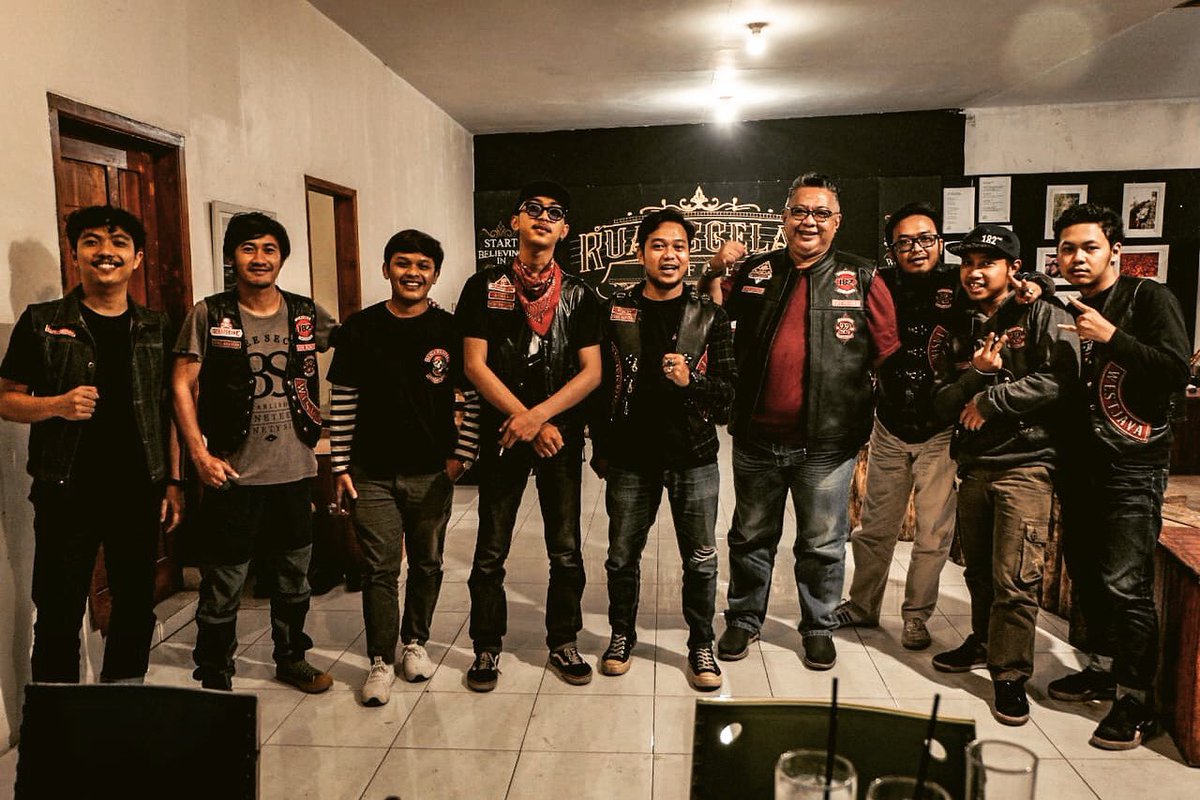 Panjang Umur Persaudaraan !!

#rebelbastard 
#rebelbastardmcindonesia