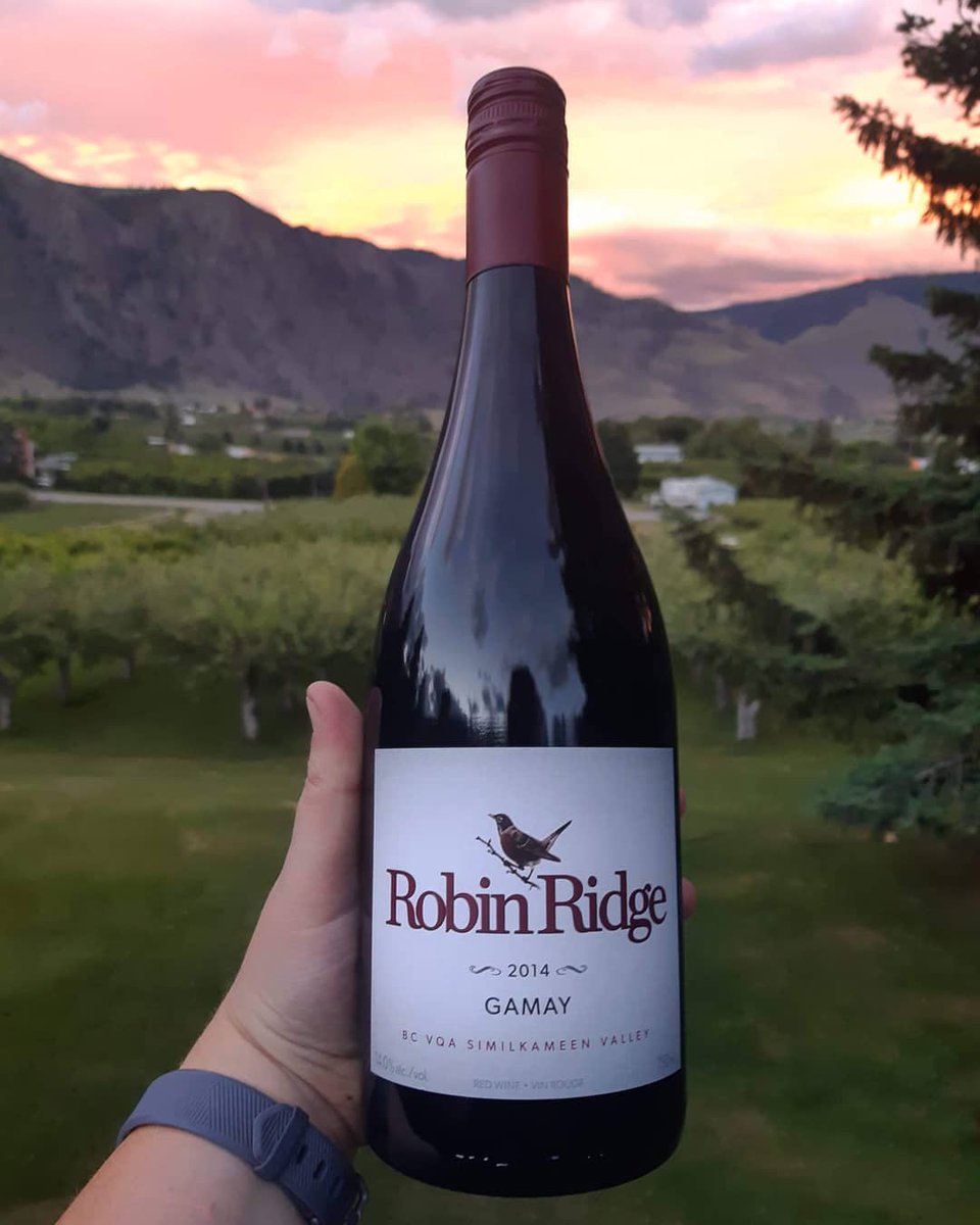 Smile, it's Saturday! 😁
Visit us in the tasting room, daily, from 10-5:30, or shop online at robinridgewinery.com