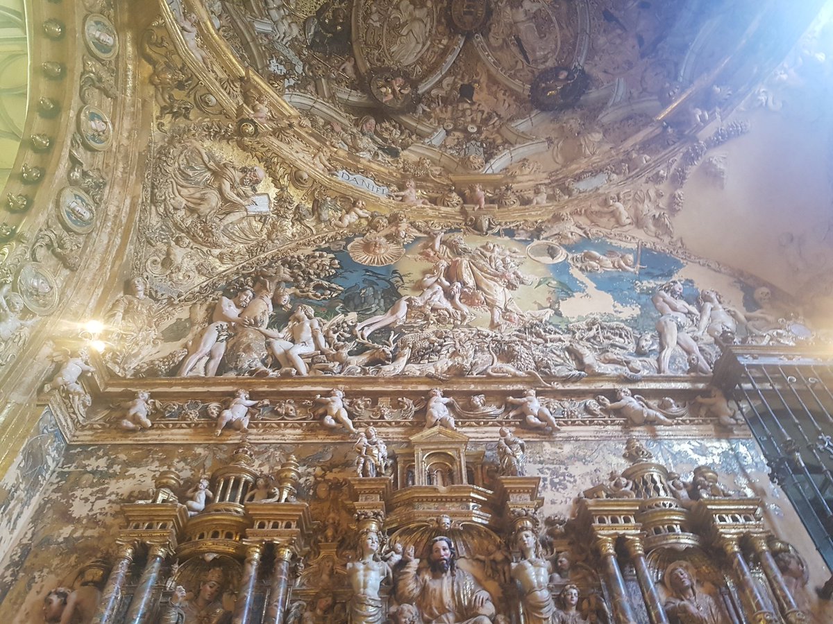 Os mentiría si os dijera que hoy no he sufrido uno de los stendhalazos más fuertes de mi vida.
Capilla funeraria de los Benavente. Santa María de Mediavilla. Medina de Rioseco. 
Sin palabras.