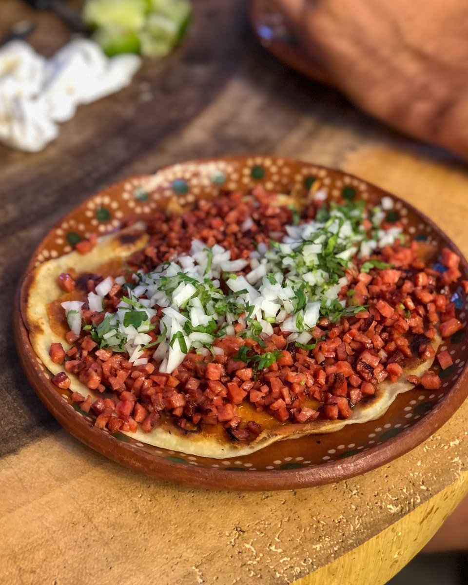 Güera de chorizo 🙌🏼
This is the best bite from my trip so far. I don’t know if it’s because I was starving after a full day hike or it was the grilled, crispy cheese under a pile of chorizo... 
😳